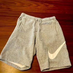Mens medium nike shorts